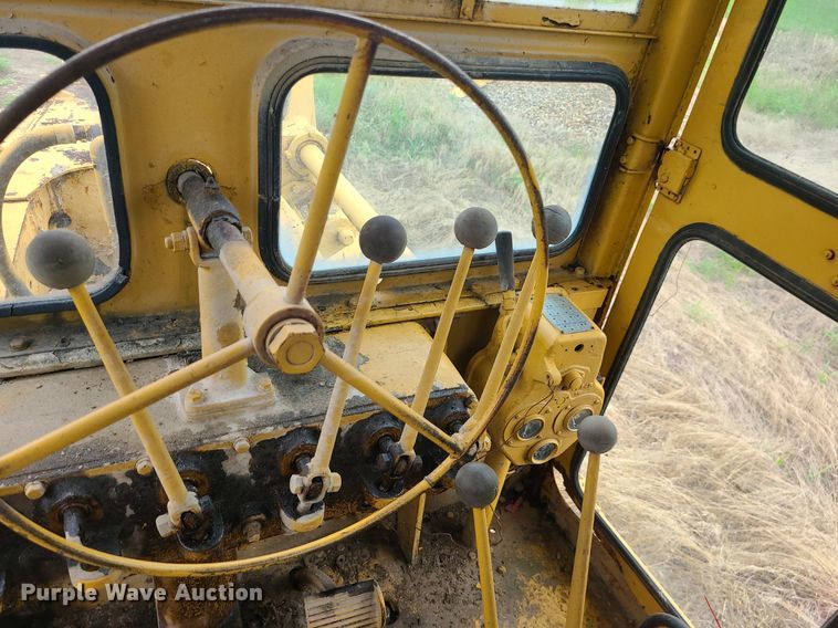 image for item MG9535 Caterpillar 112  rigid frame motor grader