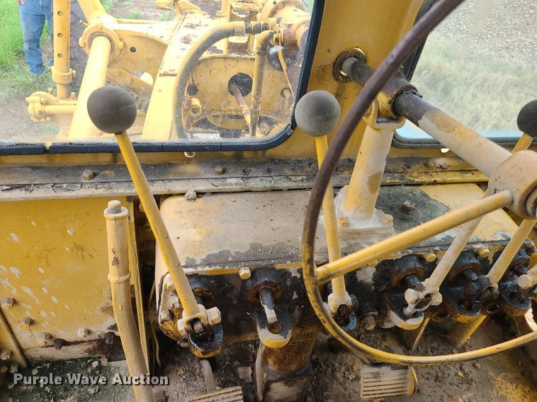 image for item MG9535 Caterpillar 112  rigid frame motor grader