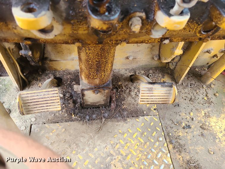 image for item MG9535 Caterpillar 112  rigid frame motor grader