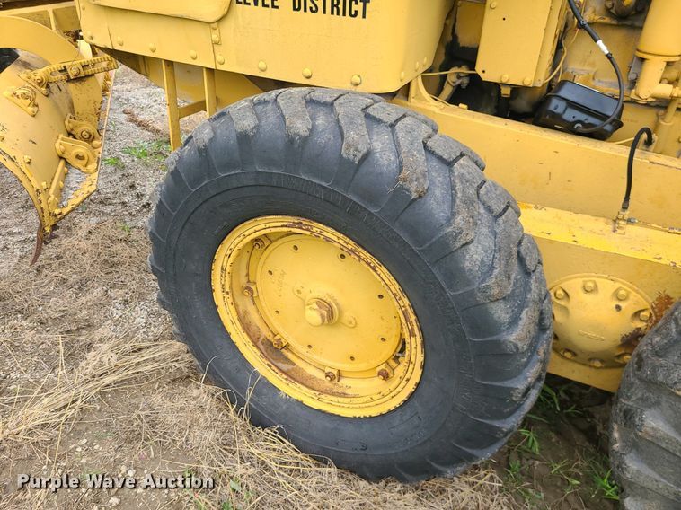 image for item MG9535 Caterpillar 112  rigid frame motor grader