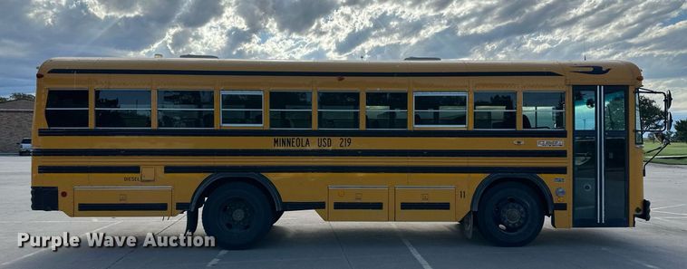 image for item NE9052 1998 Blue Bird  school bus