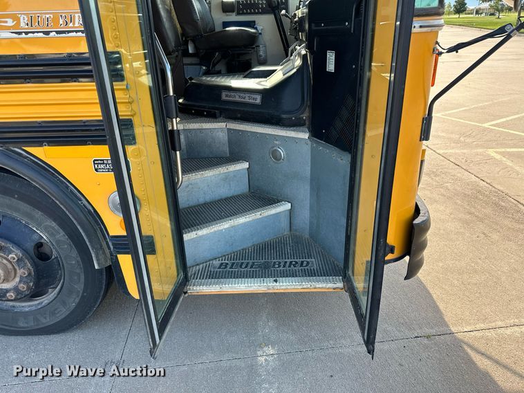 image for item NE9052 1998 Blue Bird  school bus