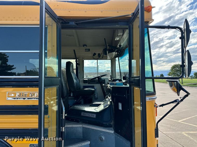 image for item NE9052 1998 Blue Bird  school bus