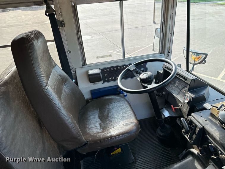 image for item NE9052 1998 Blue Bird  school bus