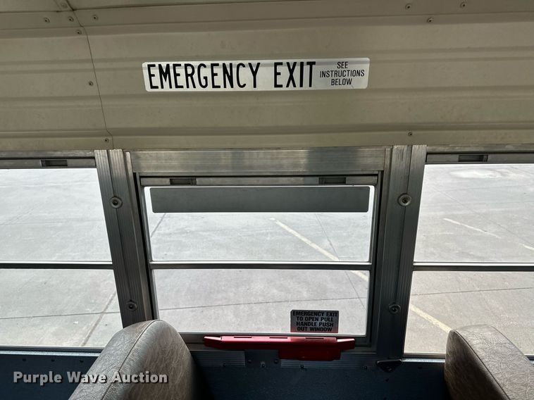 image for item NE9052 1998 Blue Bird  school bus