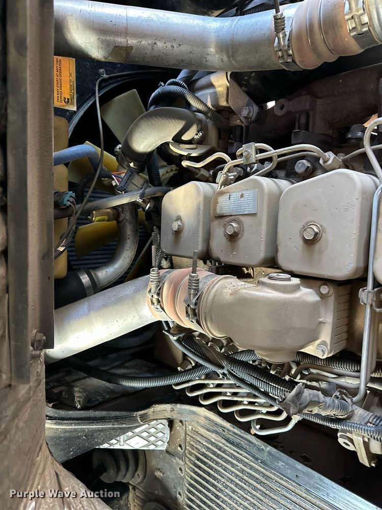 image for item NE9052 1998 Blue Bird  school bus