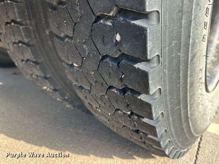 image for item NE9052 1998 Blue Bird  school bus