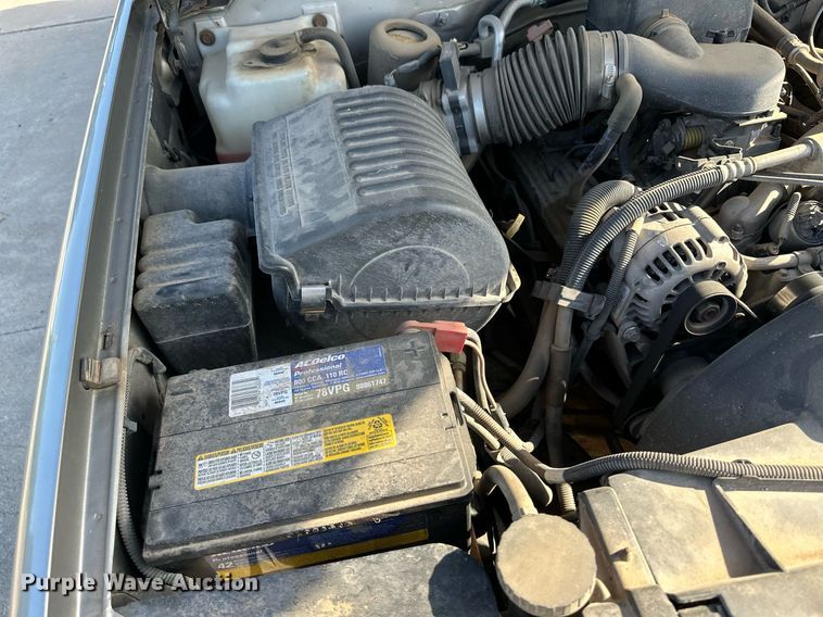 image for item NE9053 1999 Chevrolet Suburban  SUV