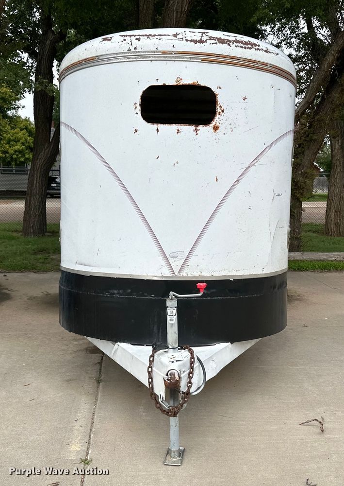 image for item NE9062 1995 J&S  livestock trailer