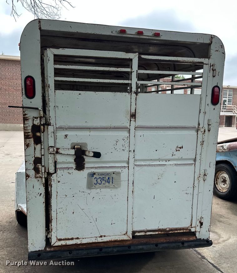 image for item NE9062 1995 J&S  livestock trailer