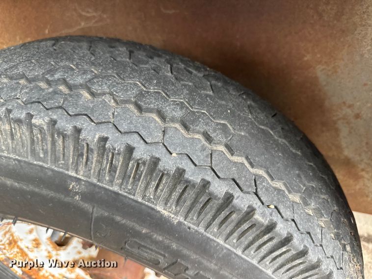 image for item NE9062 1995 J&S  livestock trailer