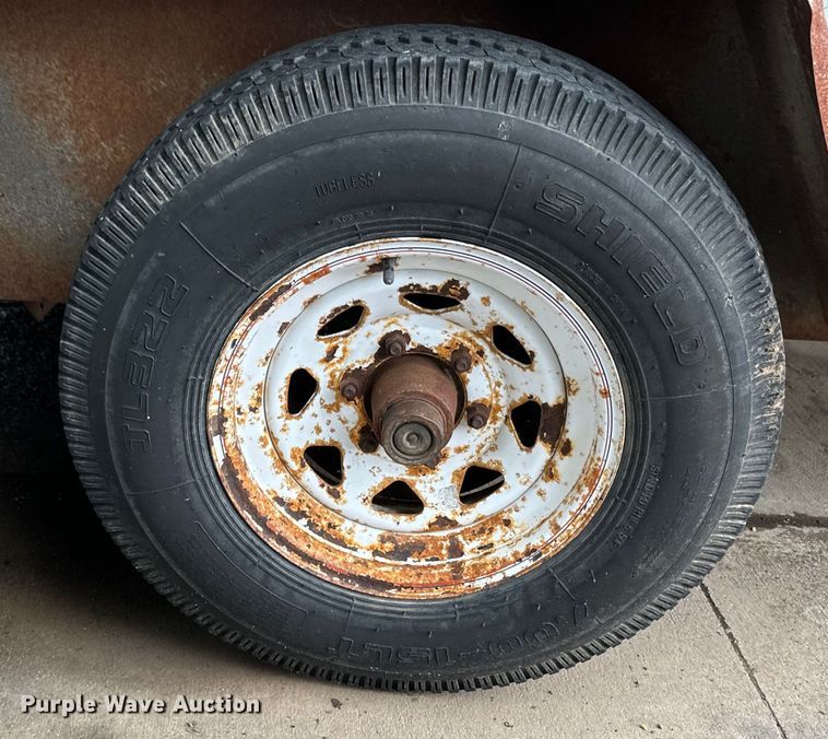 image for item NE9062 1995 J&S  livestock trailer