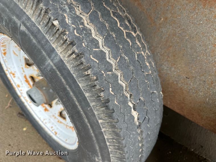 image for item NE9062 1995 J&S  livestock trailer