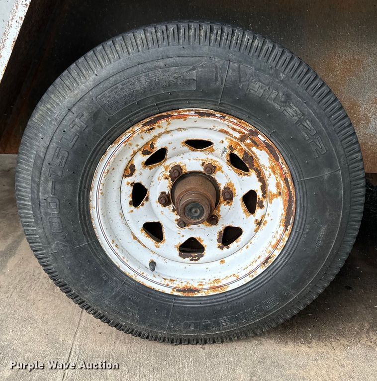 image for item NE9062 1995 J&S  livestock trailer