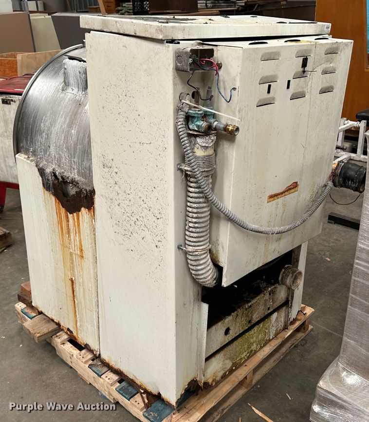 image for item NE9066 Milnor 30020N4S/AAW  washing machine