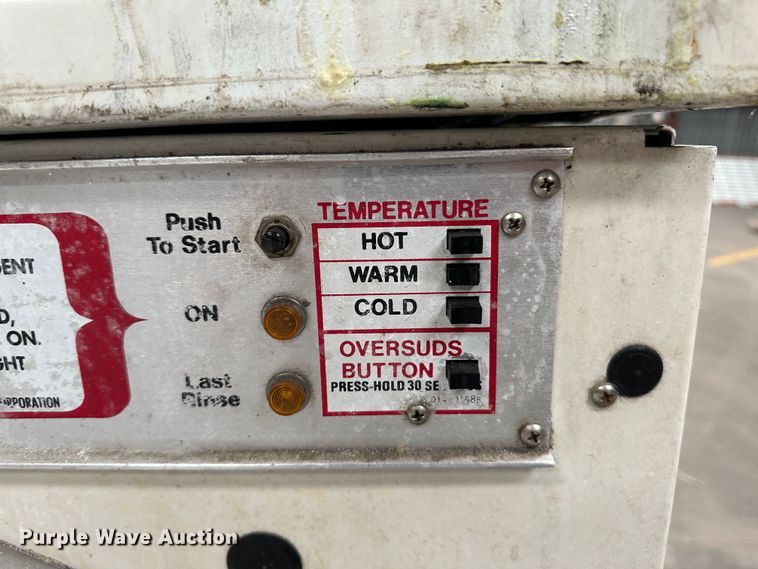 image for item NE9066 Milnor 30020N4S/AAW  washing machine