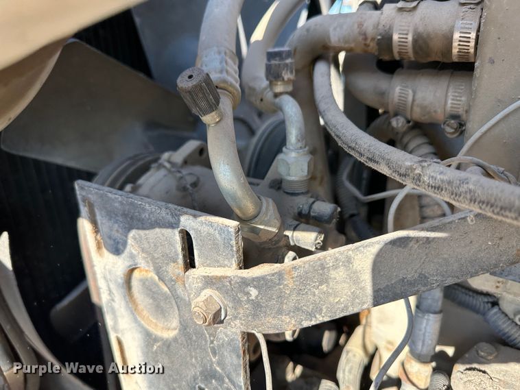 image for item NE9070 1988 International 9300  semi truck