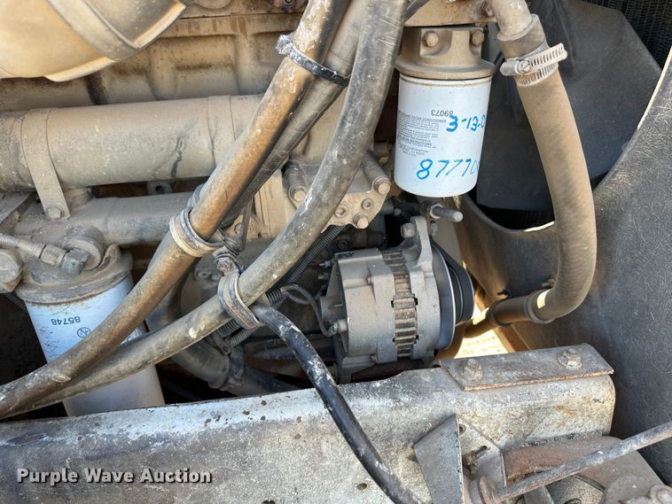 image for item NE9070 1988 International 9300  semi truck