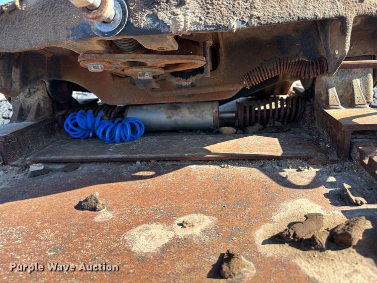 image for item NE9070 1988 International 9300  semi truck