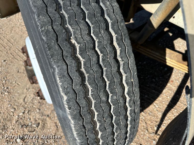 image for item NE9070 1988 International 9300  semi truck