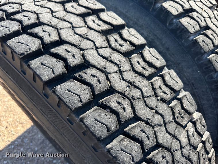 image for item NE9070 1988 International 9300  semi truck