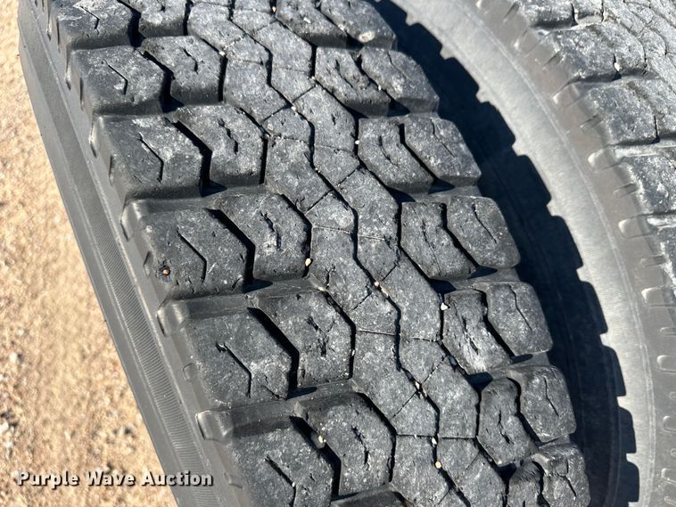 image for item NE9070 1988 International 9300  semi truck