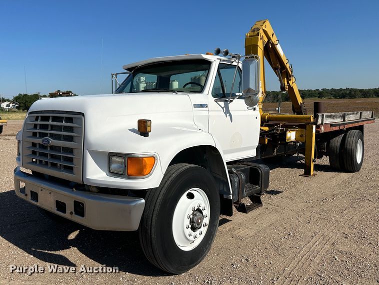 image for item NE9071 1995 Ford F700  crane truck