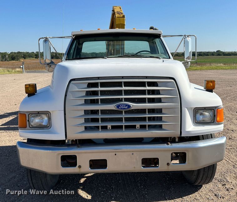 image for item NE9071 1995 Ford F700  crane truck