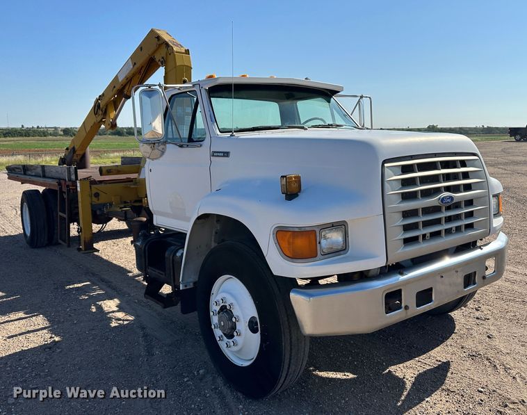 image for item NE9071 1995 Ford F700  crane truck
