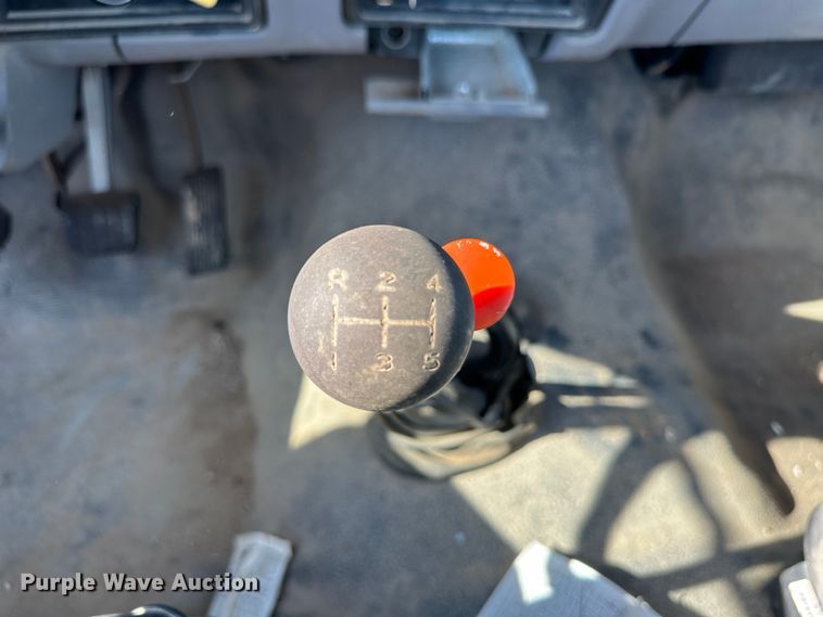 image for item NE9071 1995 Ford F700  crane truck