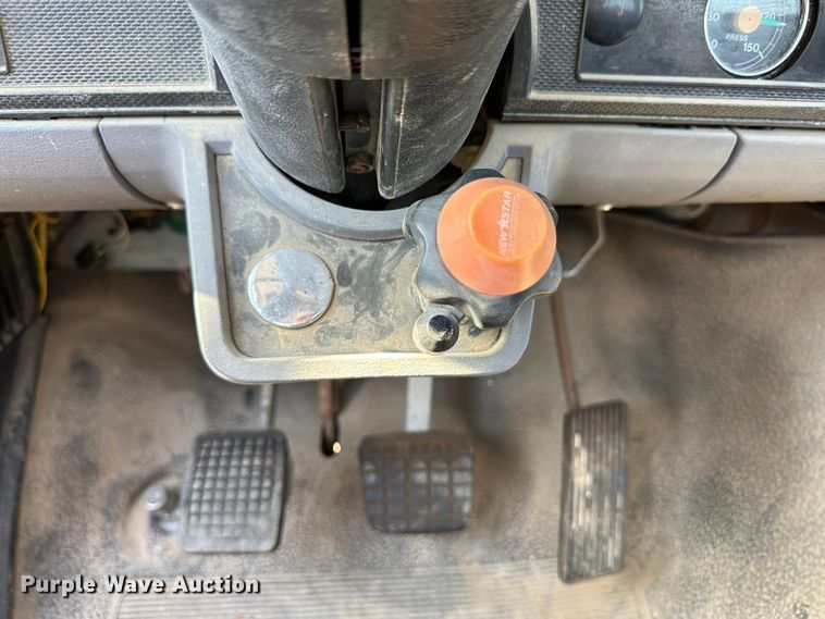 image for item NE9071 1995 Ford F700  crane truck