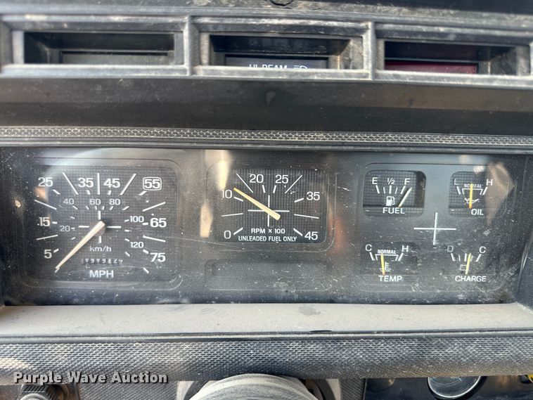 image for item NE9071 1995 Ford F700  crane truck