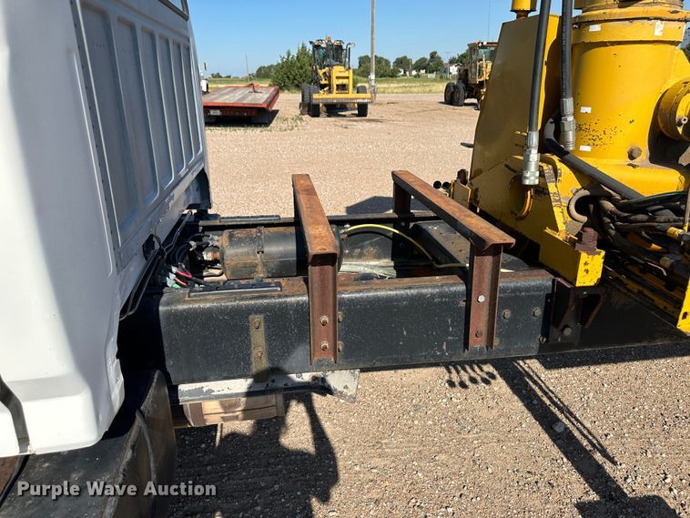 image for item NE9071 1995 Ford F700  crane truck