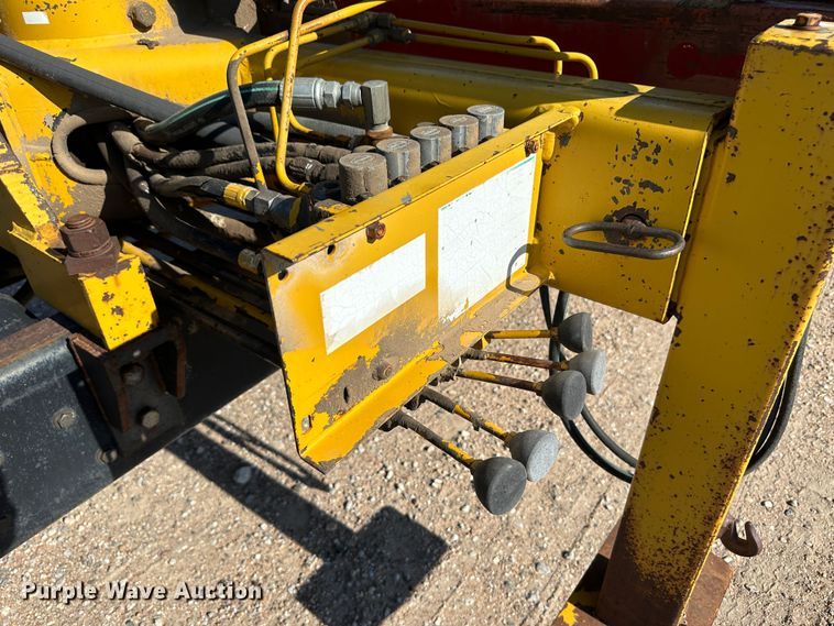 image for item NE9071 1995 Ford F700  crane truck