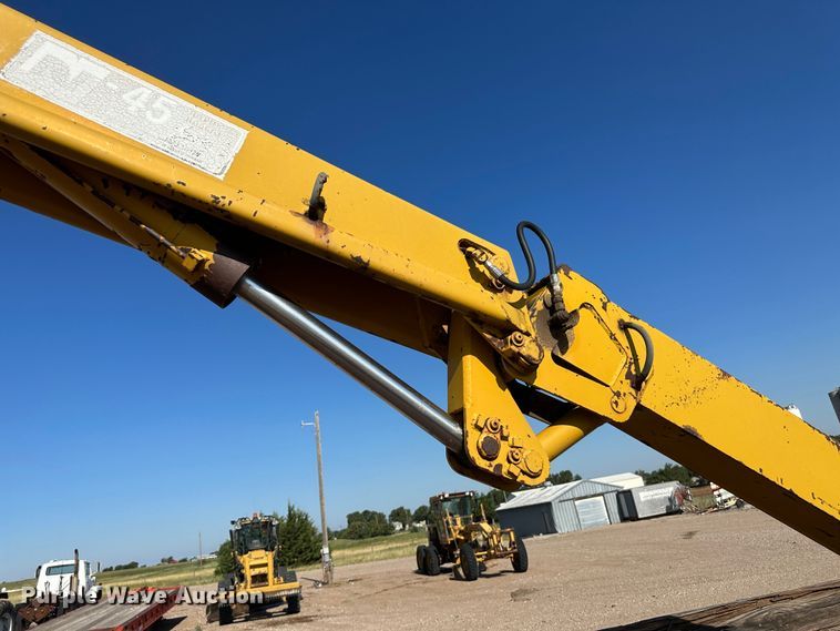 image for item NE9071 1995 Ford F700  crane truck