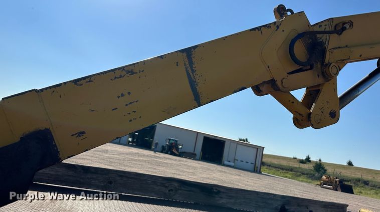 image for item NE9071 1995 Ford F700  crane truck