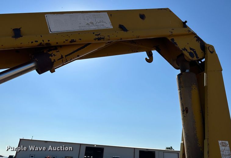 image for item NE9071 1995 Ford F700  crane truck