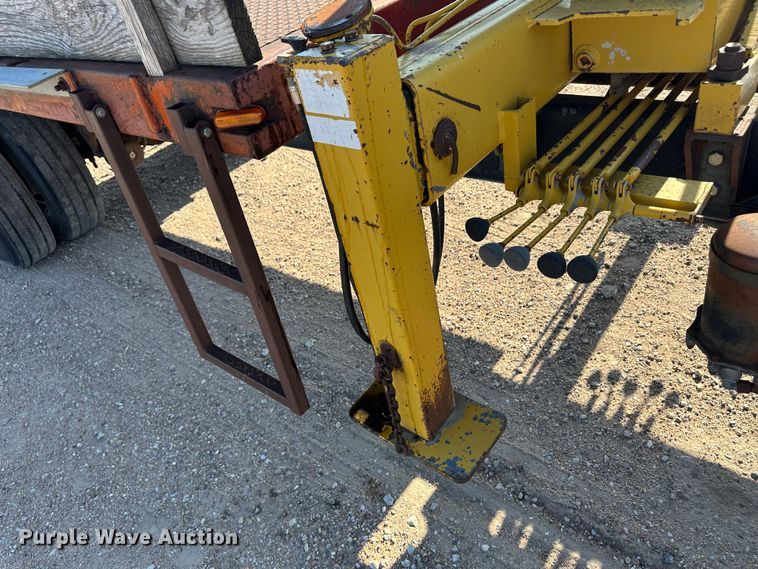 image for item NE9071 1995 Ford F700  crane truck