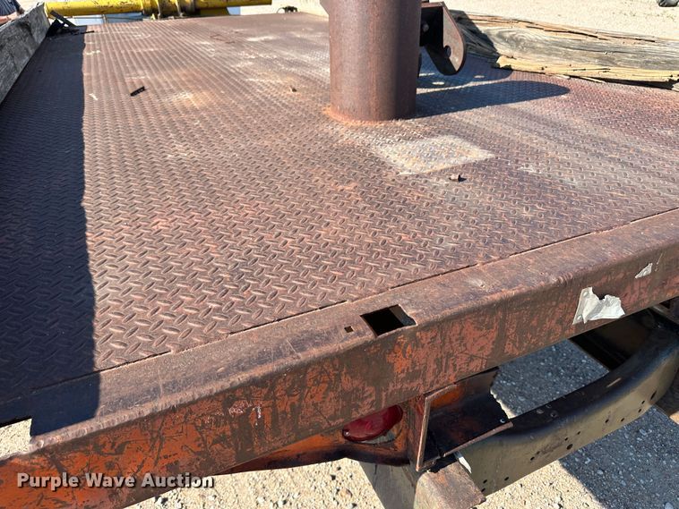 image for item NE9071 1995 Ford F700  crane truck