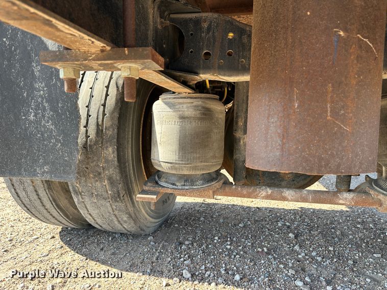 image for item NE9071 1995 Ford F700  crane truck