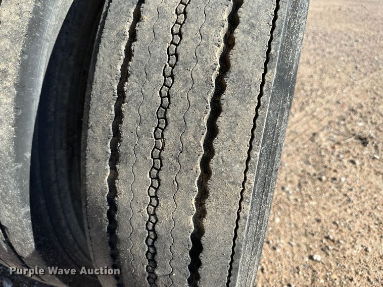 image for item NE9071 1995 Ford F700  crane truck