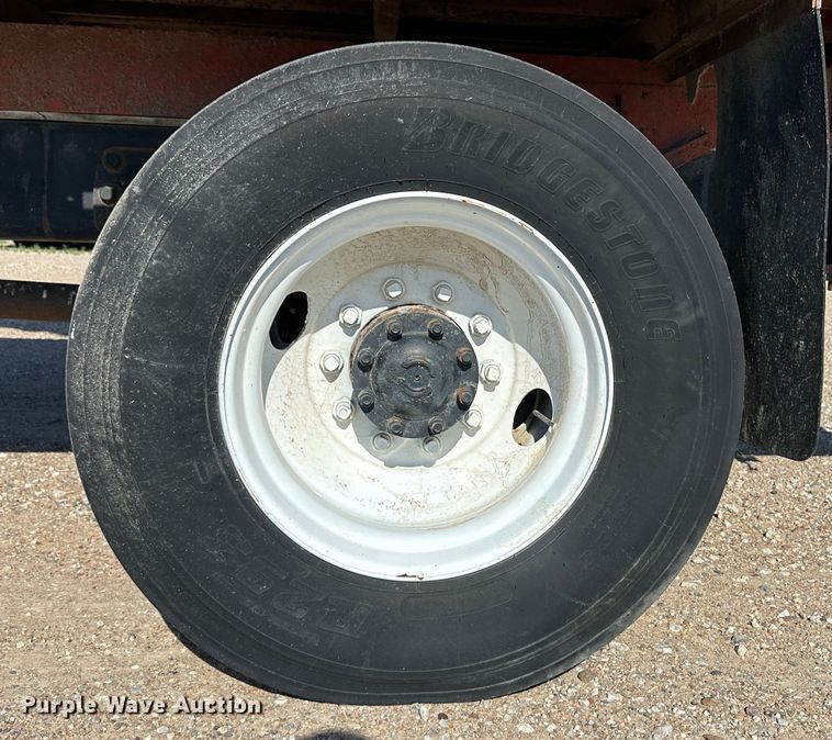 image for item NE9071 1995 Ford F700  crane truck