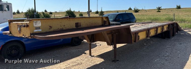image for item NE9074 1981 Transport Trailers CR25YF  drop deck equipment trailer