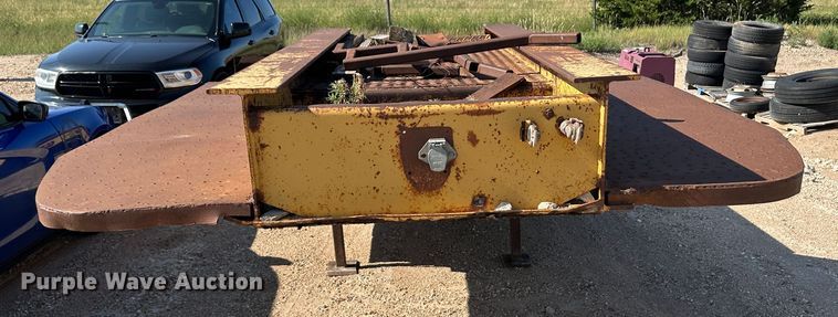 image for item NE9074 1981 Transport Trailers CR25YF  drop deck equipment trailer