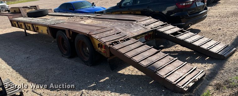 image for item NE9074 1981 Transport Trailers CR25YF  drop deck equipment trailer