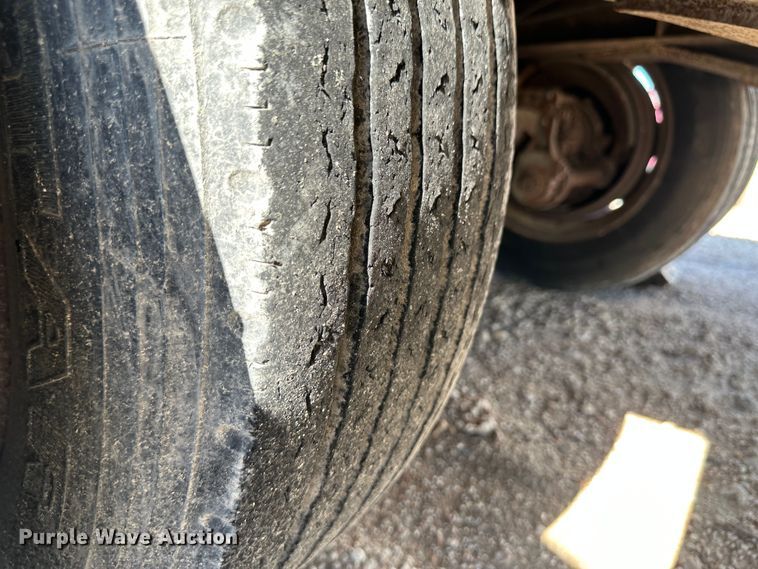 image for item NE9074 1981 Transport Trailers CR25YF  drop deck equipment trailer