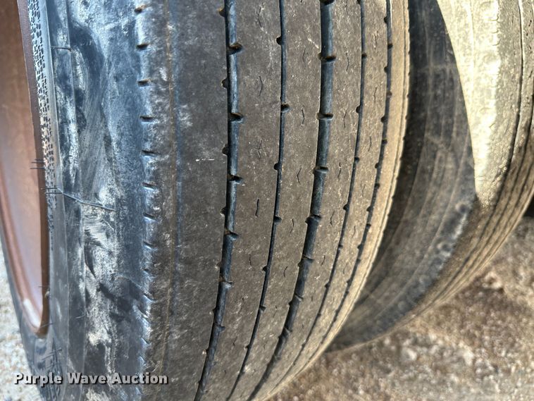 image for item NE9074 1981 Transport Trailers CR25YF  drop deck equipment trailer