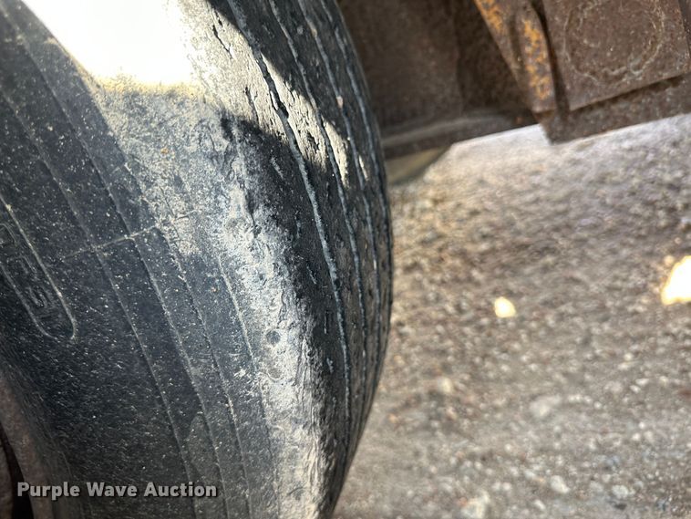 image for item NE9074 1981 Transport Trailers CR25YF  drop deck equipment trailer