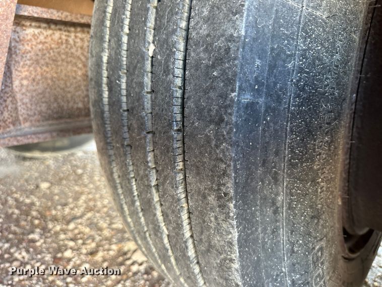 image for item NE9074 1981 Transport Trailers CR25YF  drop deck equipment trailer