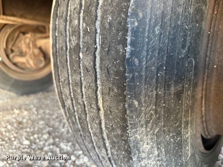 image for item NE9074 1981 Transport Trailers CR25YF  drop deck equipment trailer